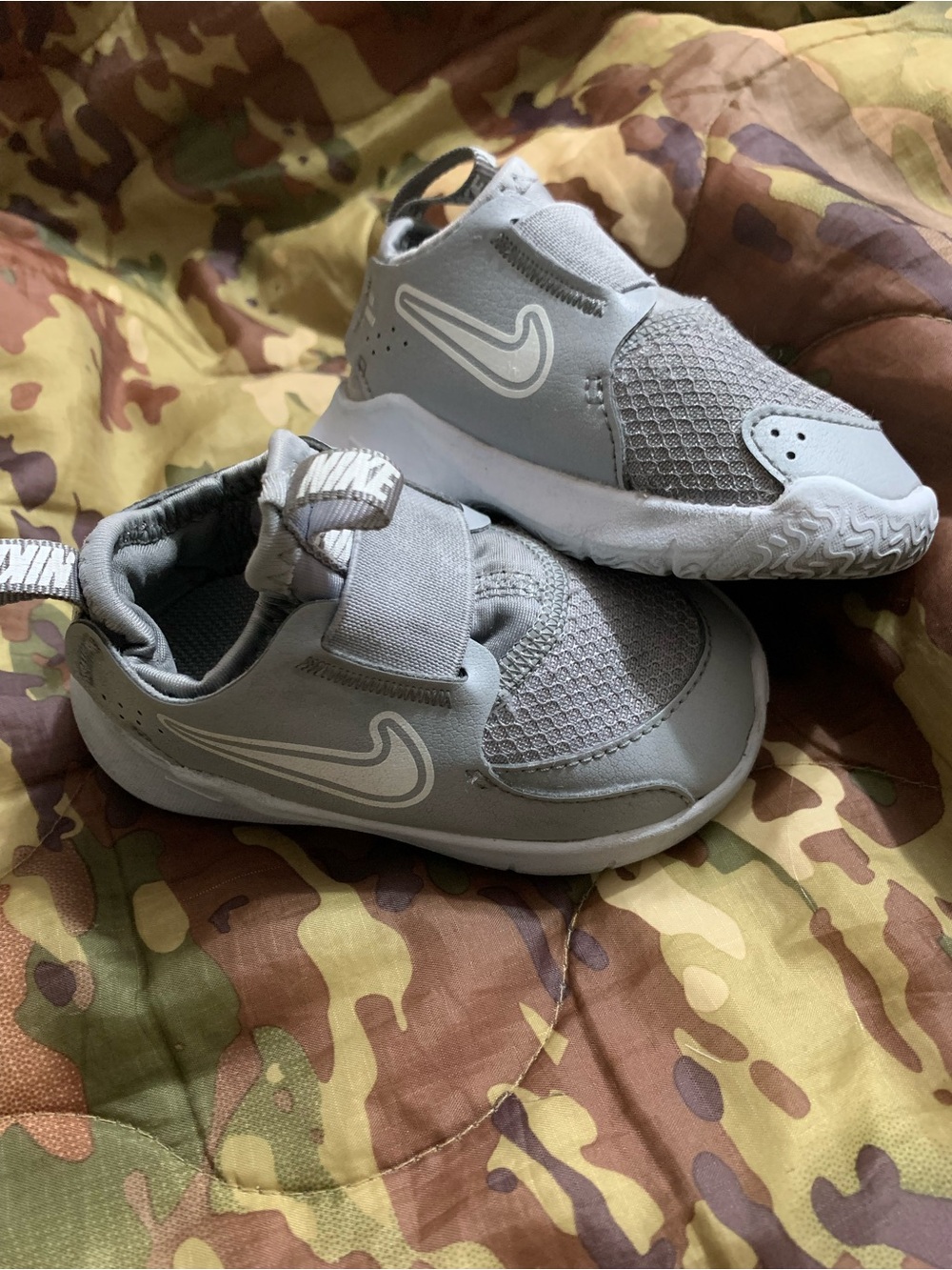 Nike Flex Runner 3 Gray Toddler Shoes Size 5C Slip On Sneakers